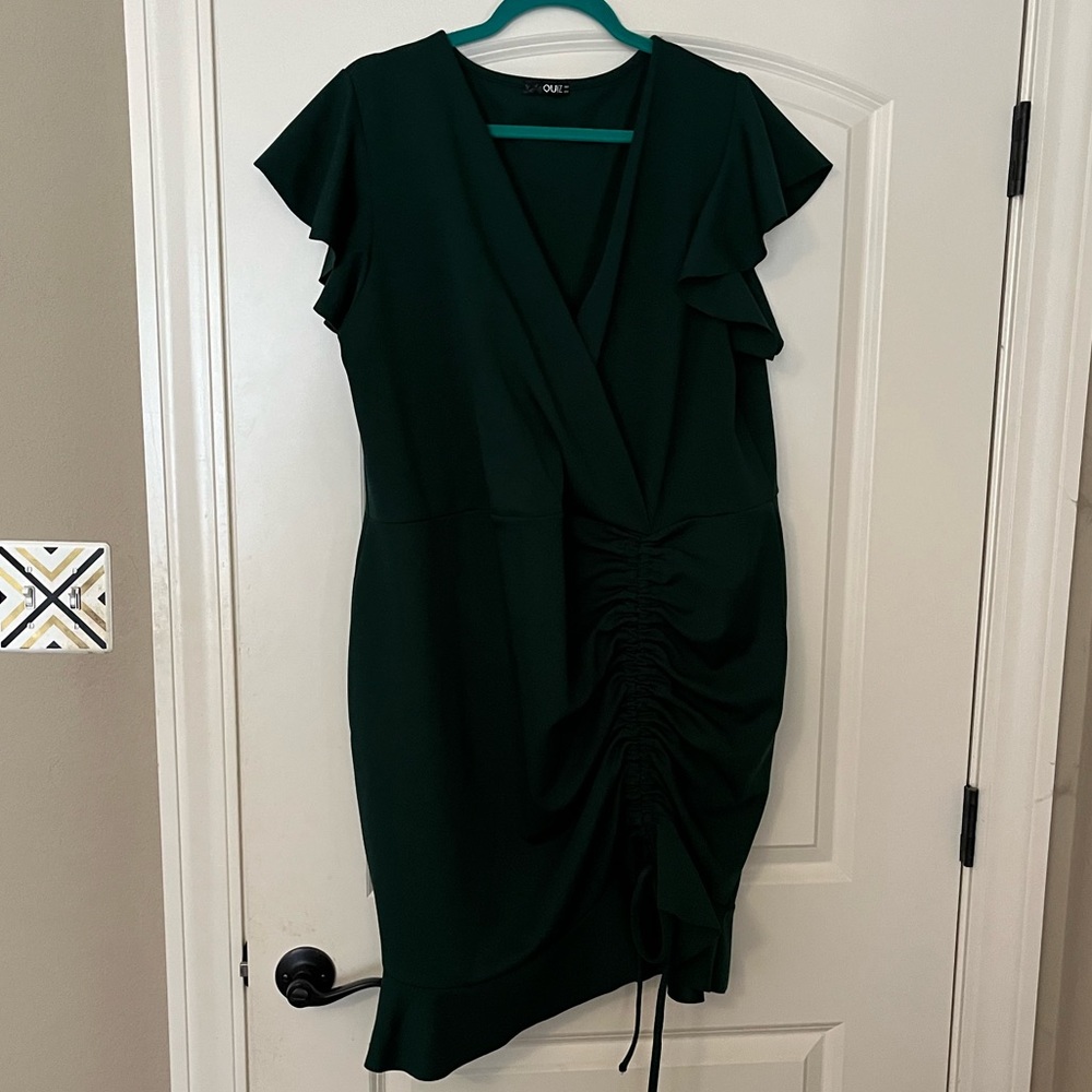 CLOSET CLEAN OUT! MAKE AN OFFER!! Quiz Green Mini Dress